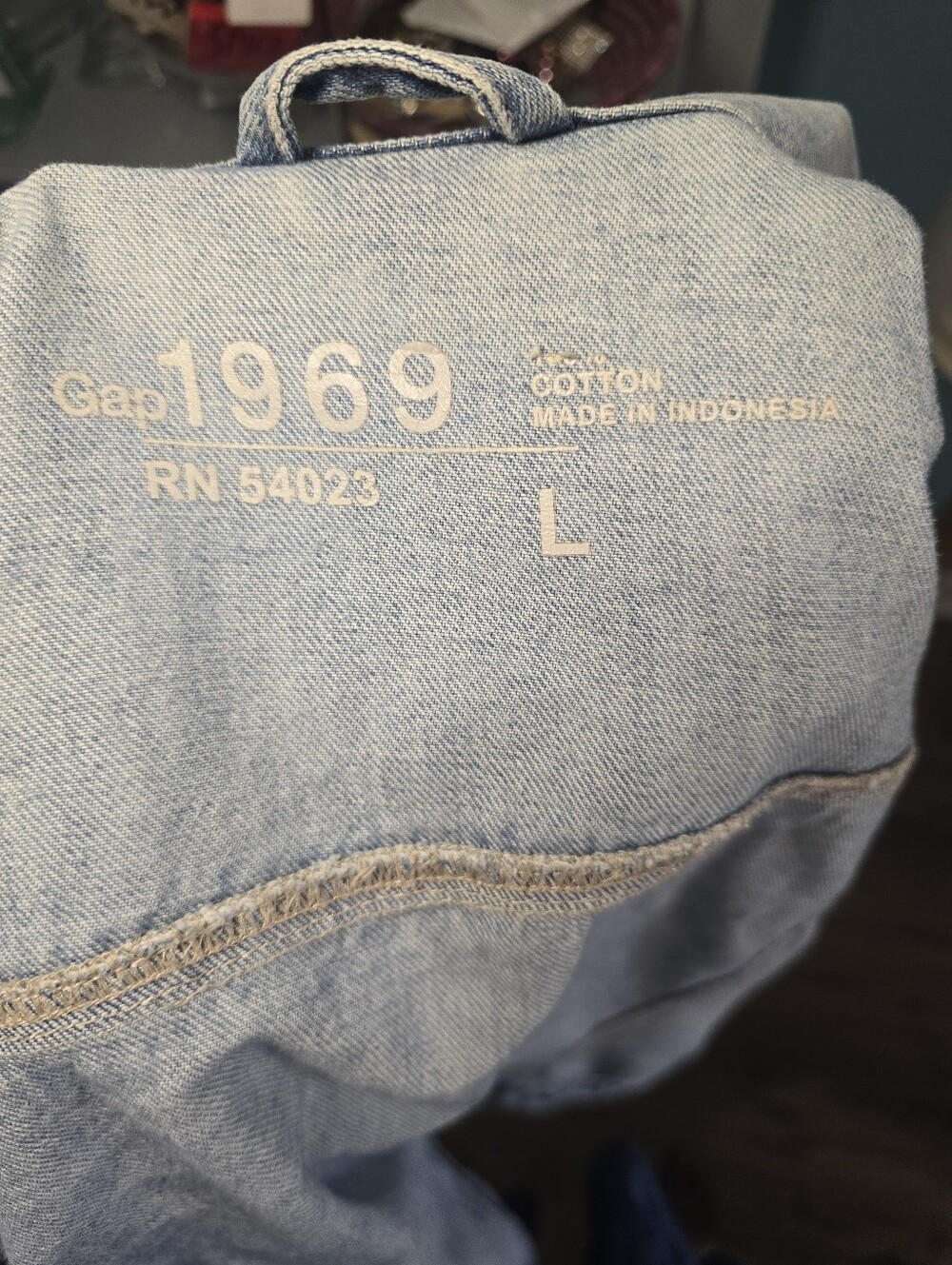 Timeless and Chic GAP Light Blue Denim Jacket - Picture 3 of 6